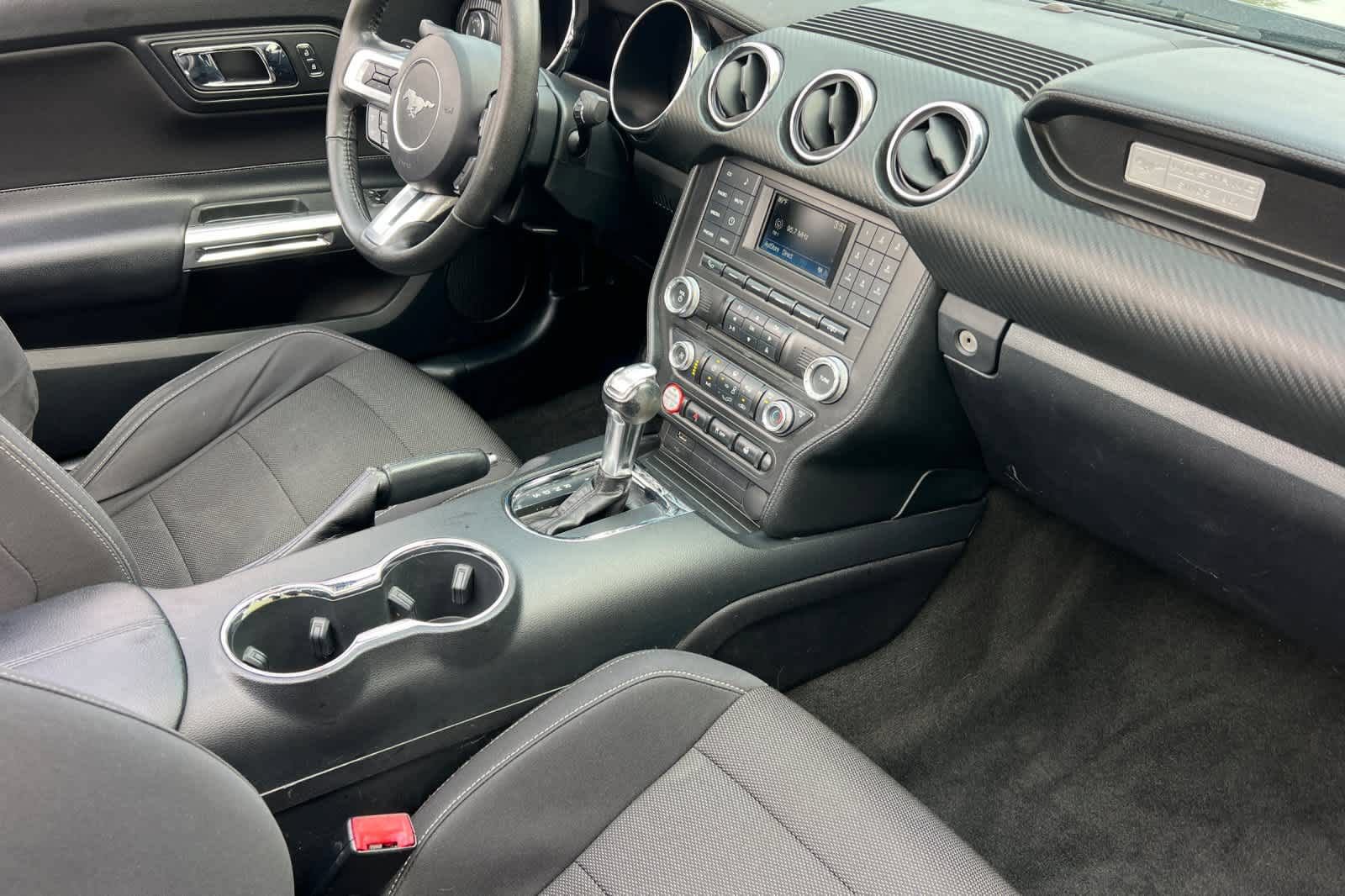 Used 2016 Ford Mustang Convertible RWD image 18
