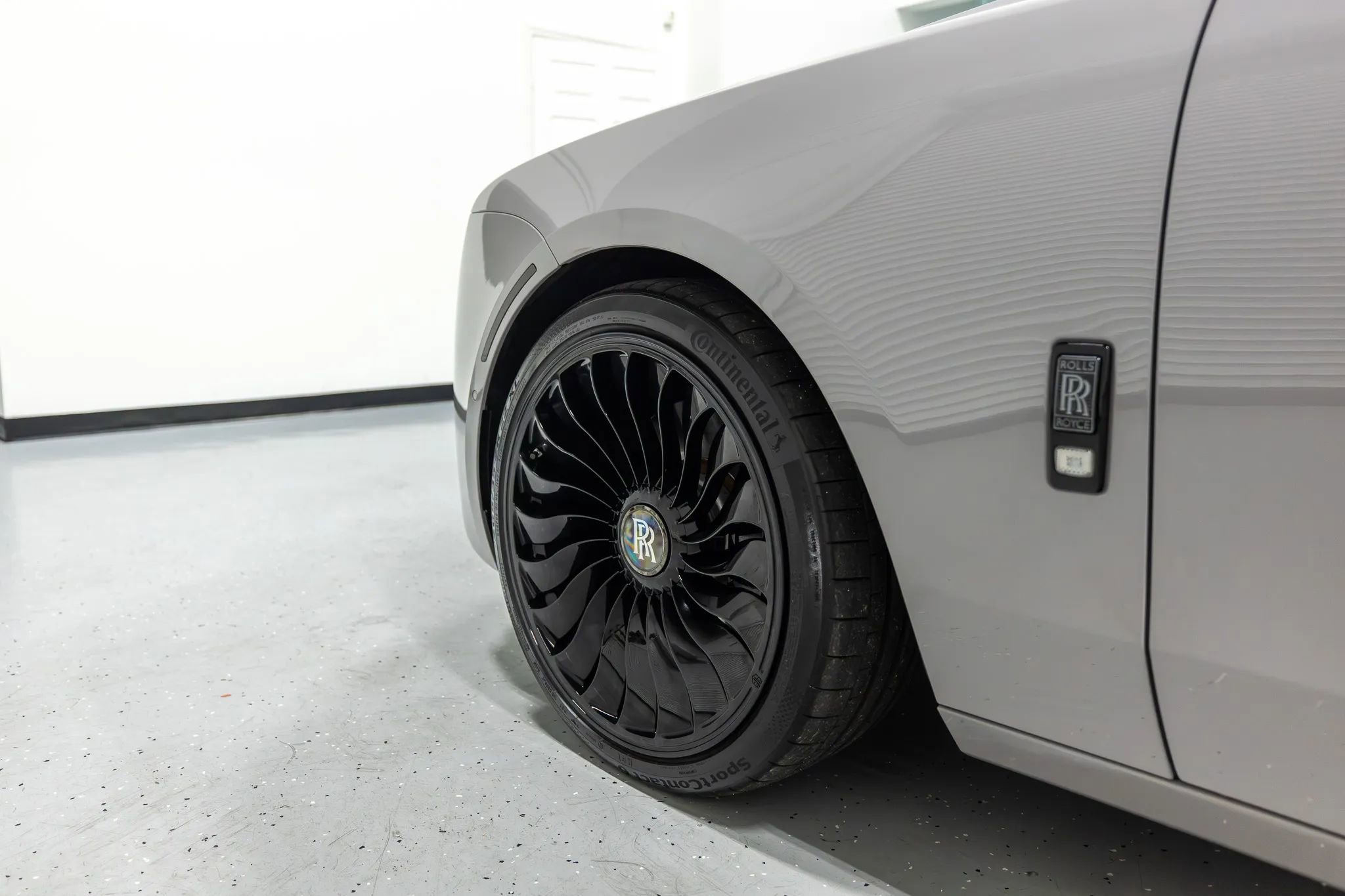 Used 2021 Rolls-Royce Ghost image 3