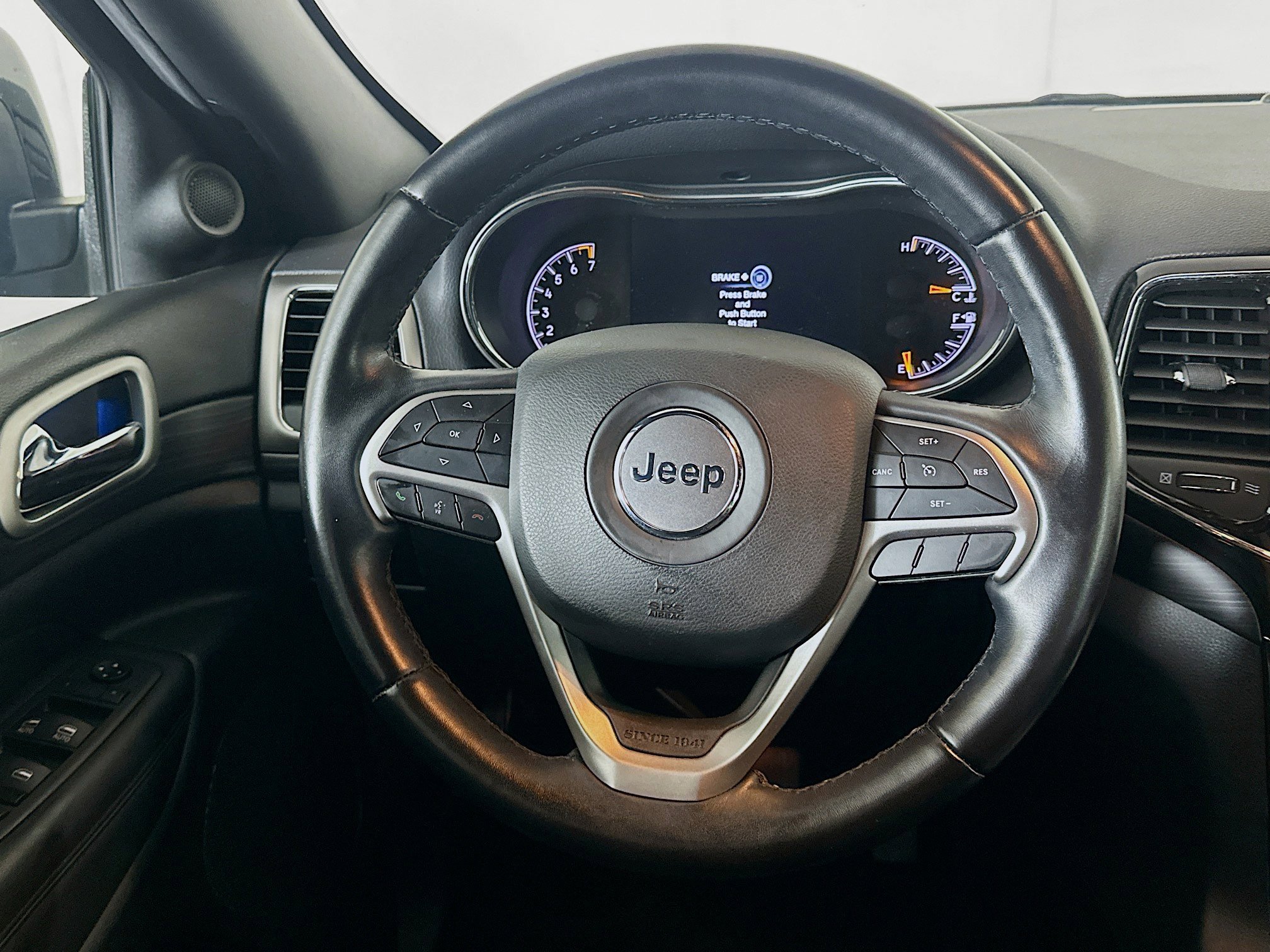 Used 2022 Jeep Grand Cherokee Laredo X AWD/4WD image 18