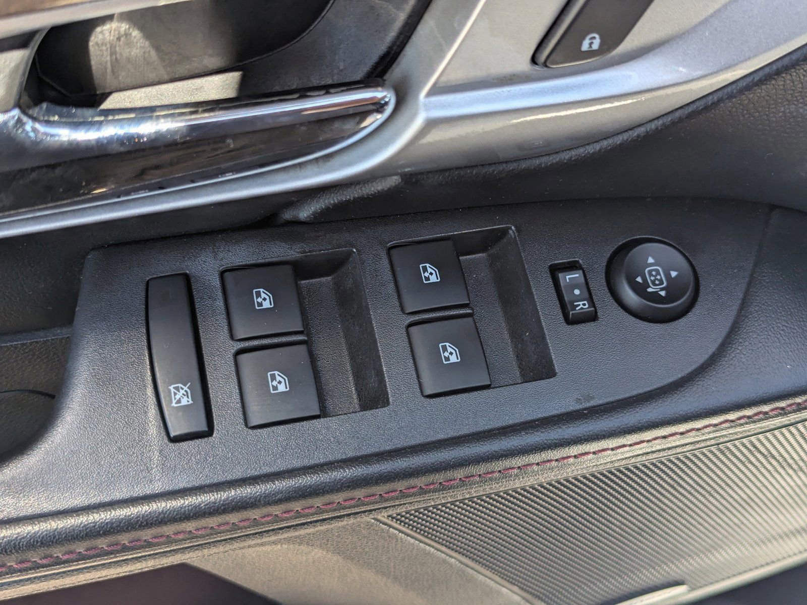 Used 2015 GMC Terrain Denali w/ Cargo Package image 25