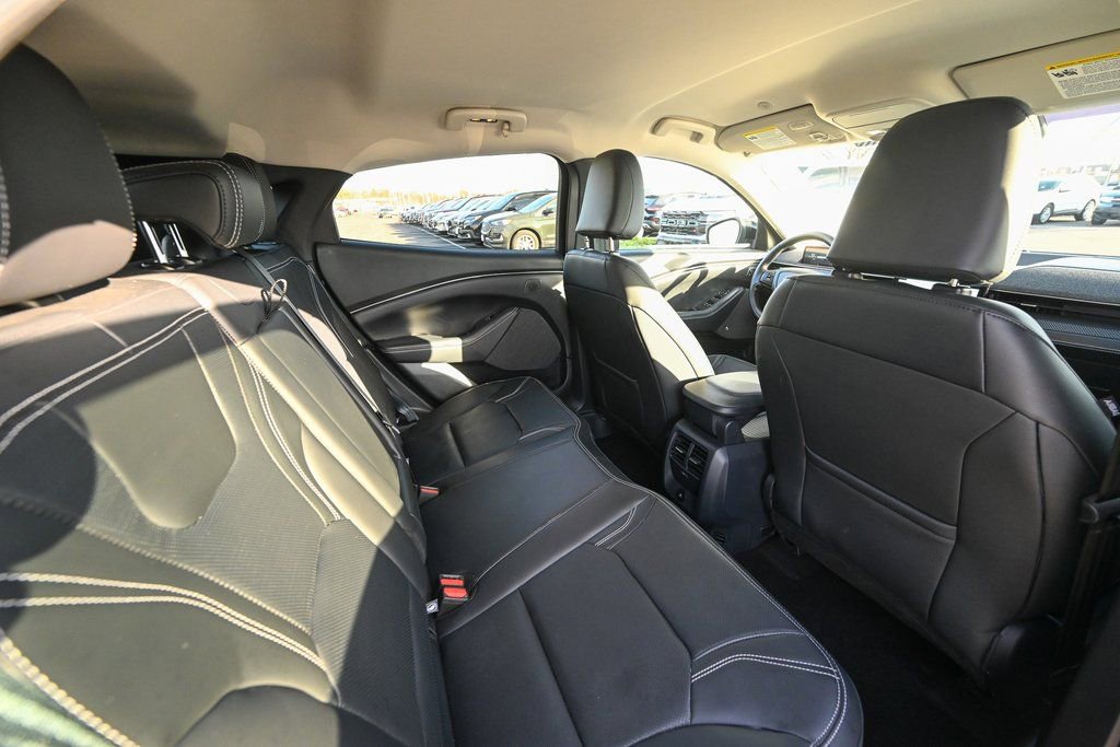 Used 2025 Ford Mustang Mach-E Premium image 27