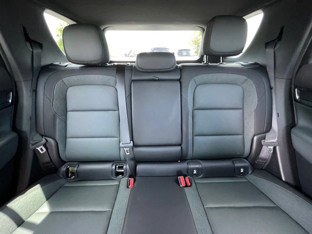 Used 2026 GMC Terrain AT4 w/ Technology Package II AWD/4WD image 28