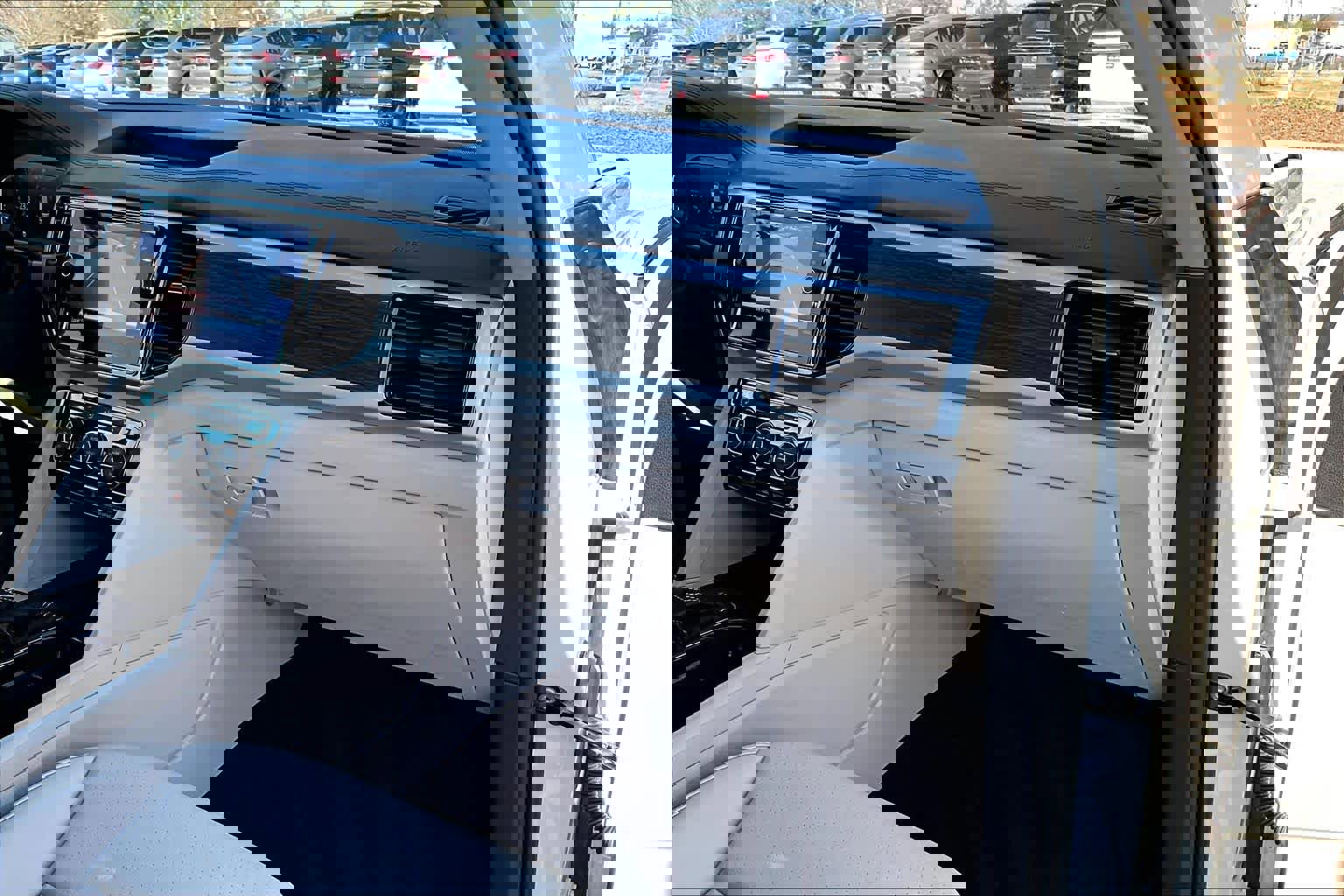 Used 2022 Volkswagen Atlas SE w/ Black Wheel Package image 19