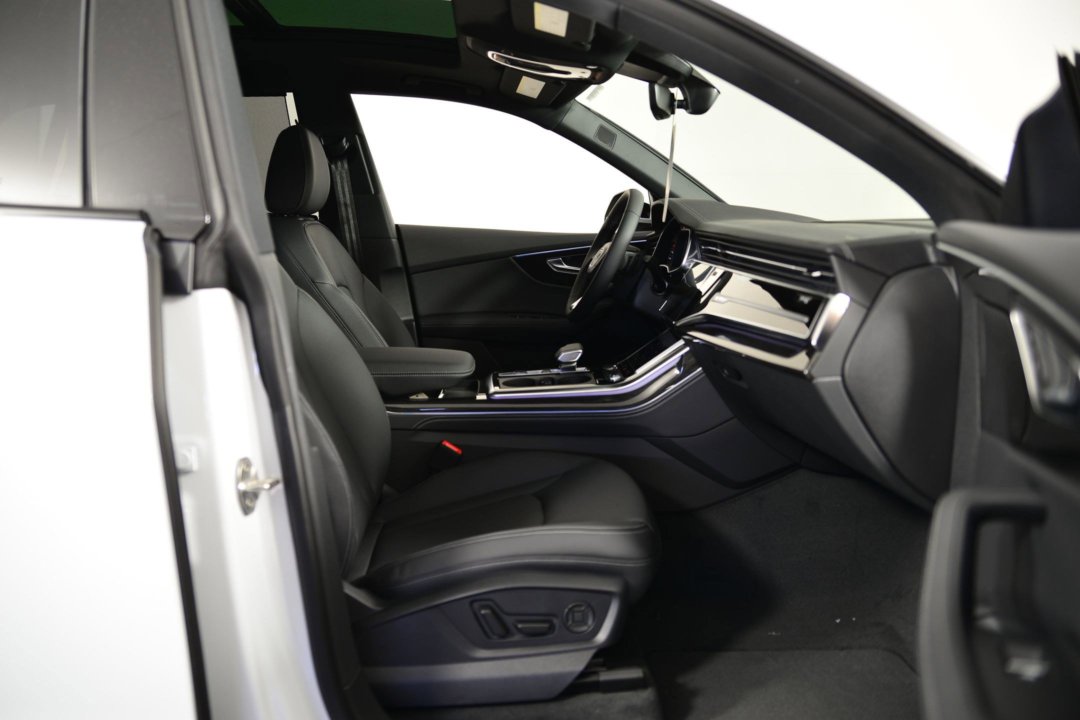 New 2026 Audi Q8 Premium Plus image 17