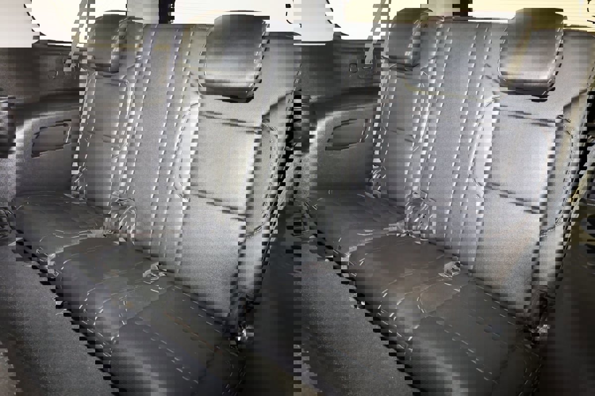 Used 2019 Chevrolet Suburban Premier image 12