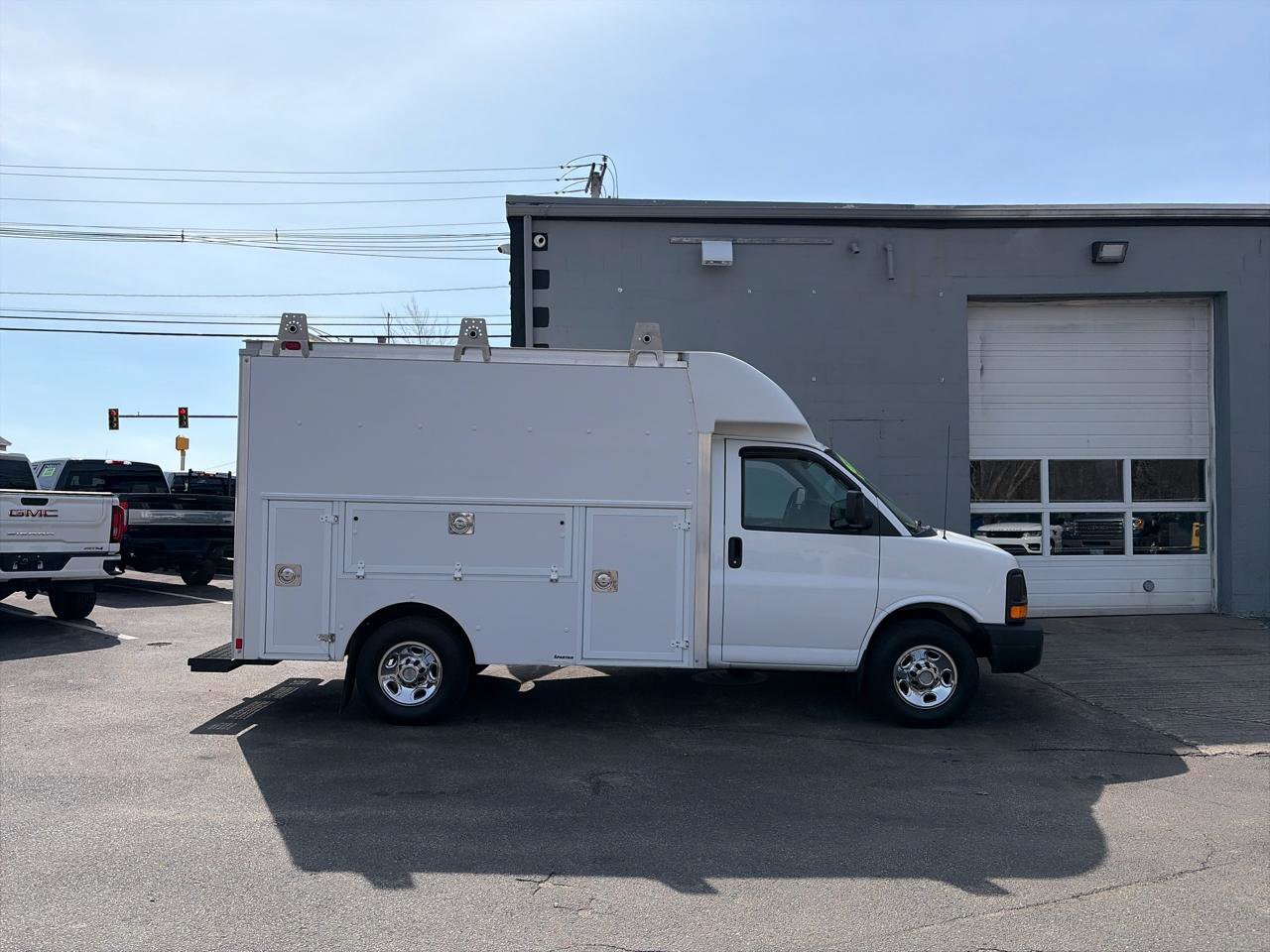 Used 2013 Chevrolet Express 3500 RWD image 2