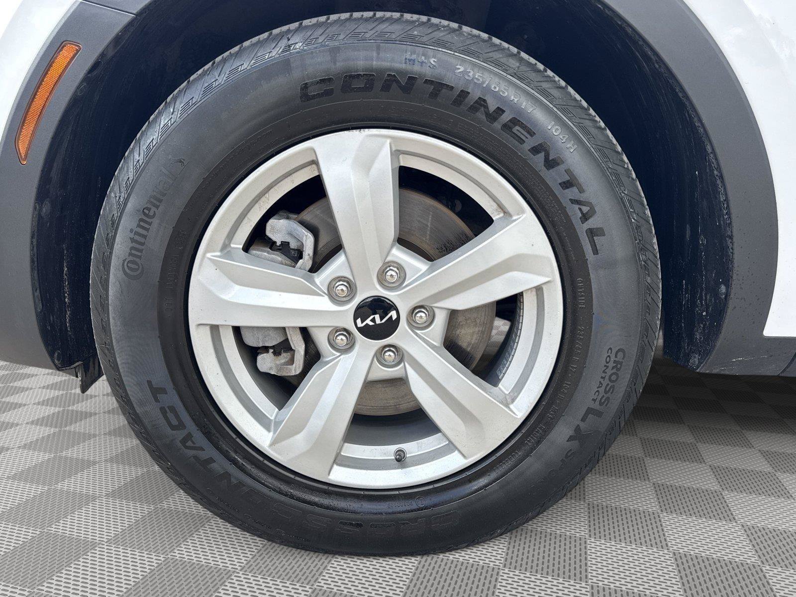 Used 2024 Kia Sorento LX FWD image 22