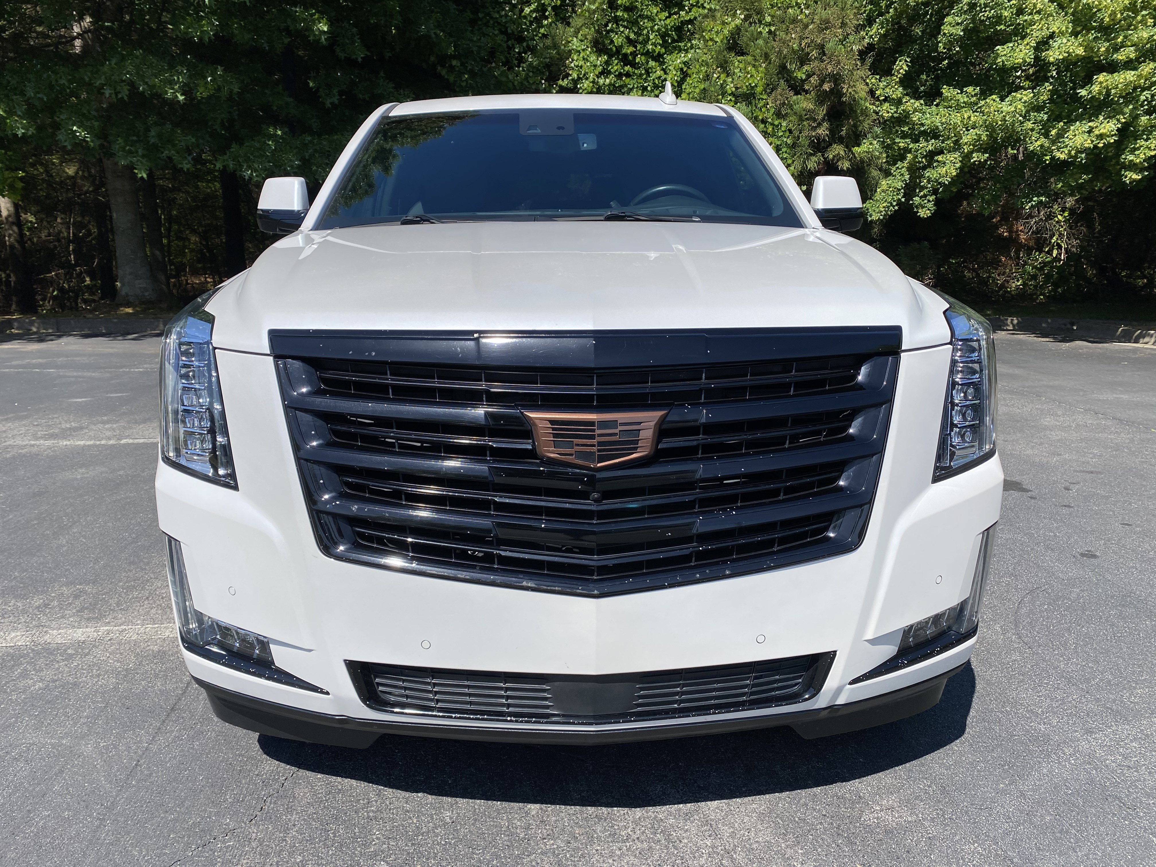 Used 2016 Cadillac Escalade Platinum AWD/4WD image 3