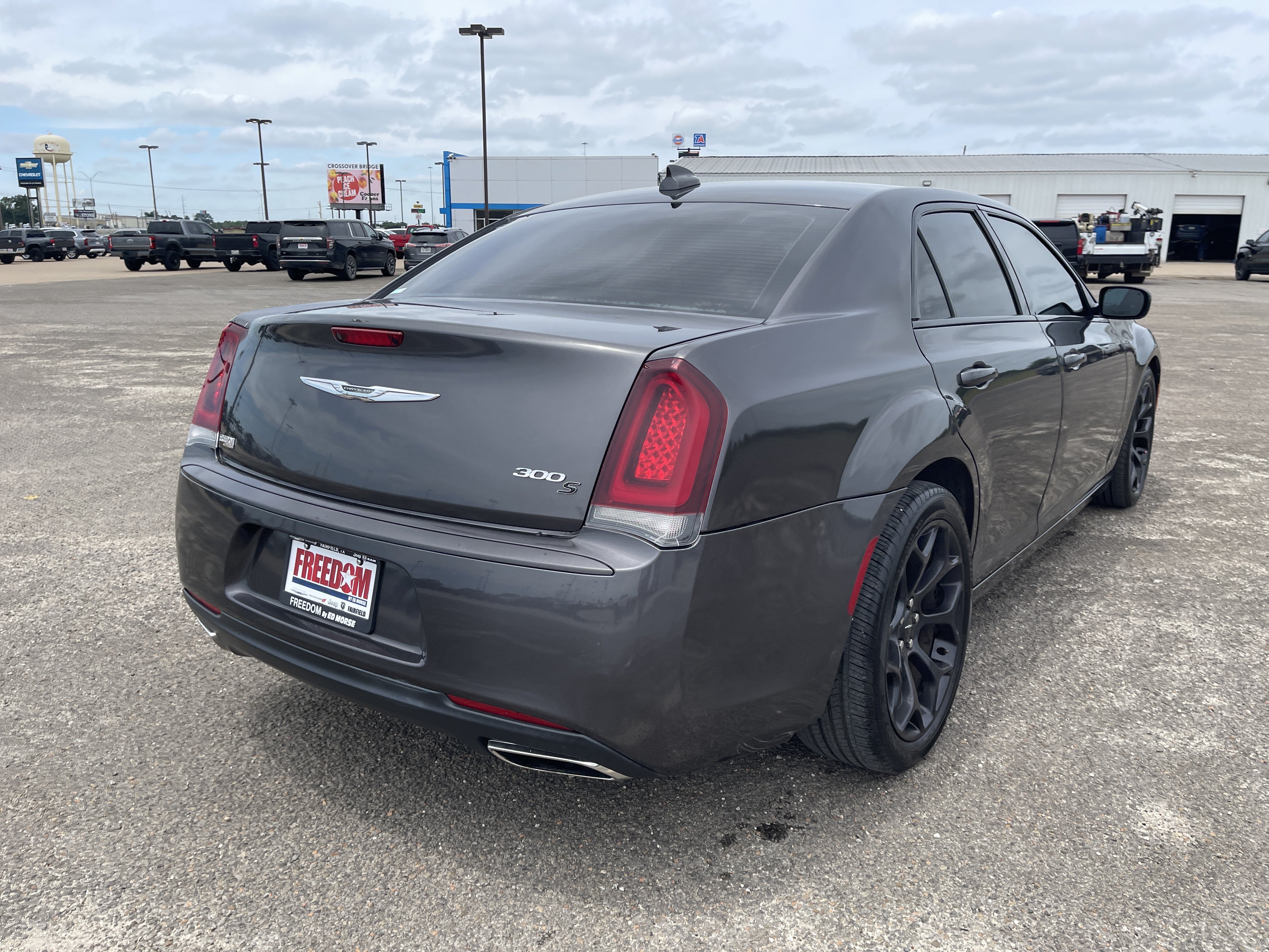 Used 2020 Chrysler 300 S RWD image 4
