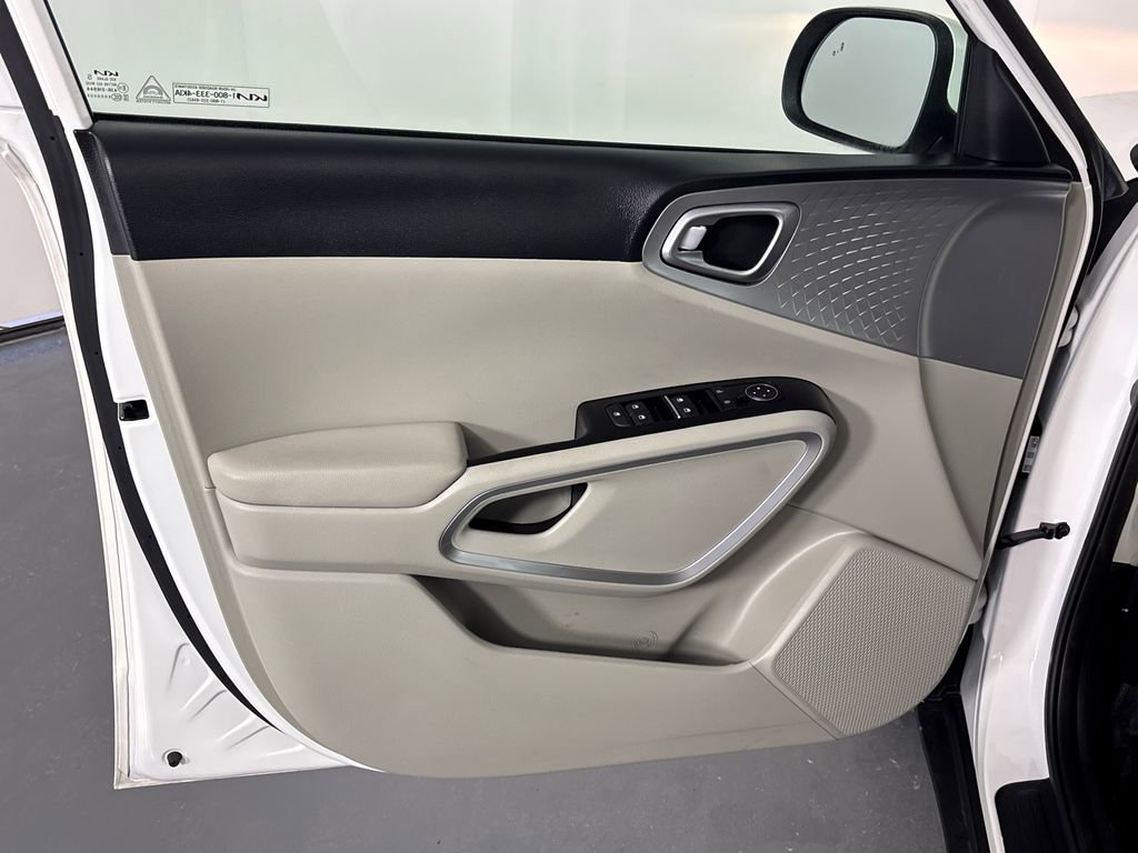 Used 2023 Kia Soul LX w/ Option Group 015 image 26