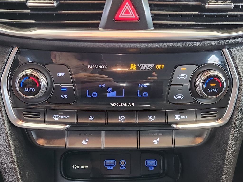 Used 2019 Hyundai Santa Fe SEL FWD image 18