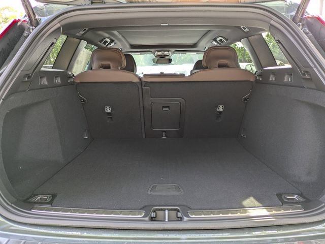 New 2026 Volvo V60 B5 Cross Country Plus w/ Protection Package Premier AWD/4WD image 12