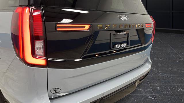 Used 2025 Ford Expedition Tremor AWD/4WD image 44