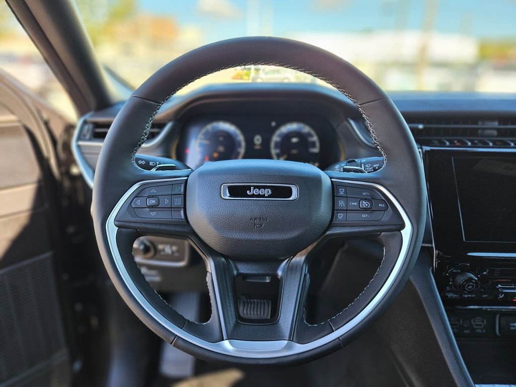 New 2025 Jeep Grand Cherokee Laredo X w/ Luxury Tech Group I image 25