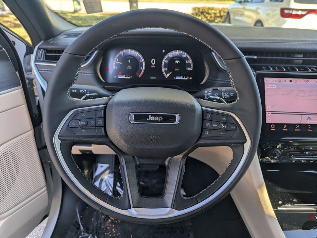 Used 2025 Jeep Grand Cherokee Limited image 26