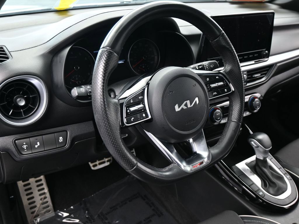 Used 2023 Kia Forte GT-Line w/ GT-Line Premium Package image 15