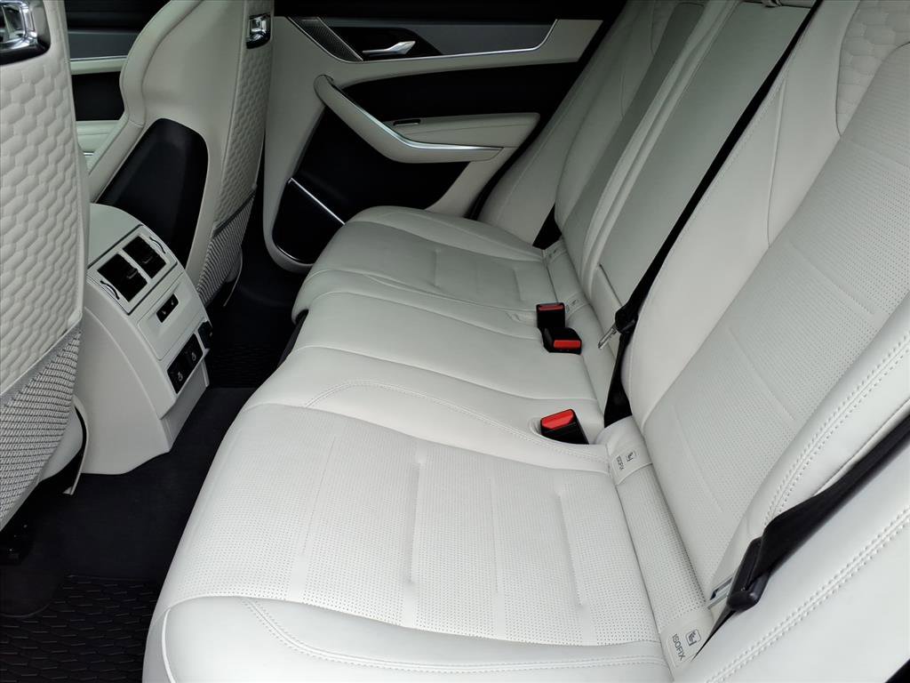 Certified 2024 Jaguar F-PACE SVR image 5