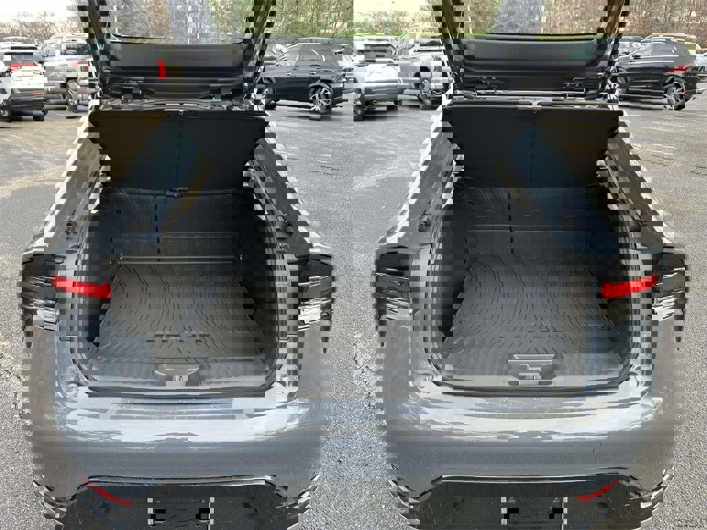 New 2026 Toyota Prius XLE image 15