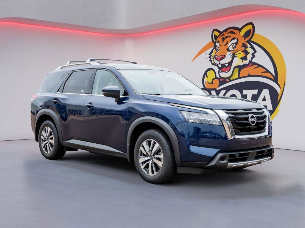 Used 2024 Nissan Pathfinder SL image 3