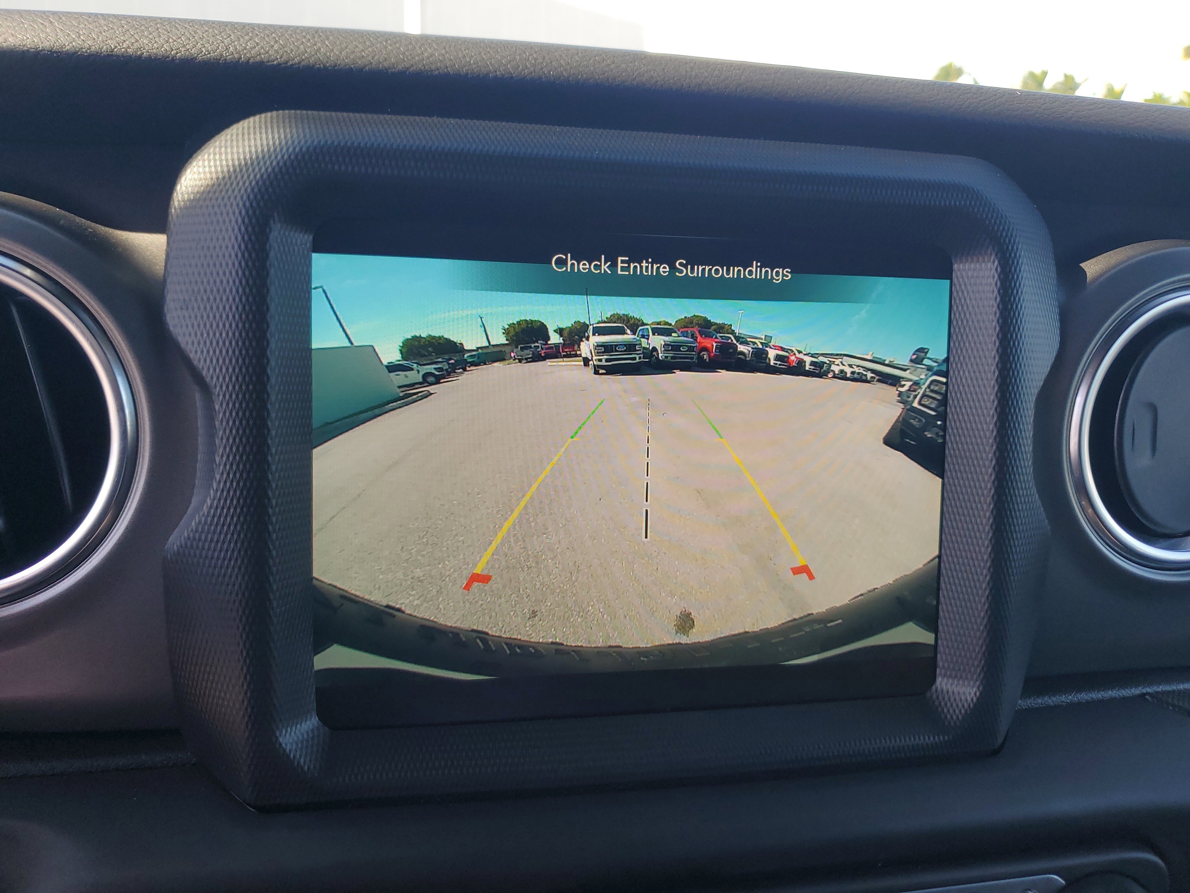 Used 2023 Jeep Wrangler Unlimited Rubicon 4xe w/ Safety Group image 10