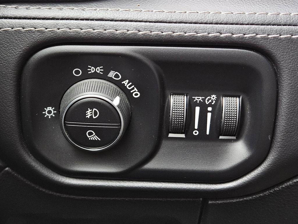 Used 2022 RAM 1500 Limited image 21