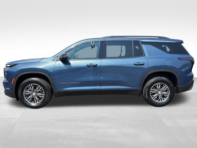 Used 2026 Chevrolet Traverse LT AWD/4WD image 2