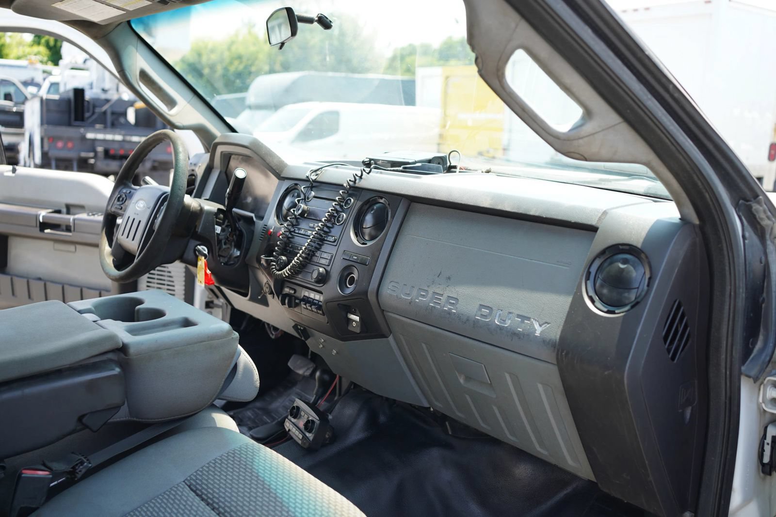 Used 2015 Ford F550 4x4 Crew Cab Super Duty image 3
