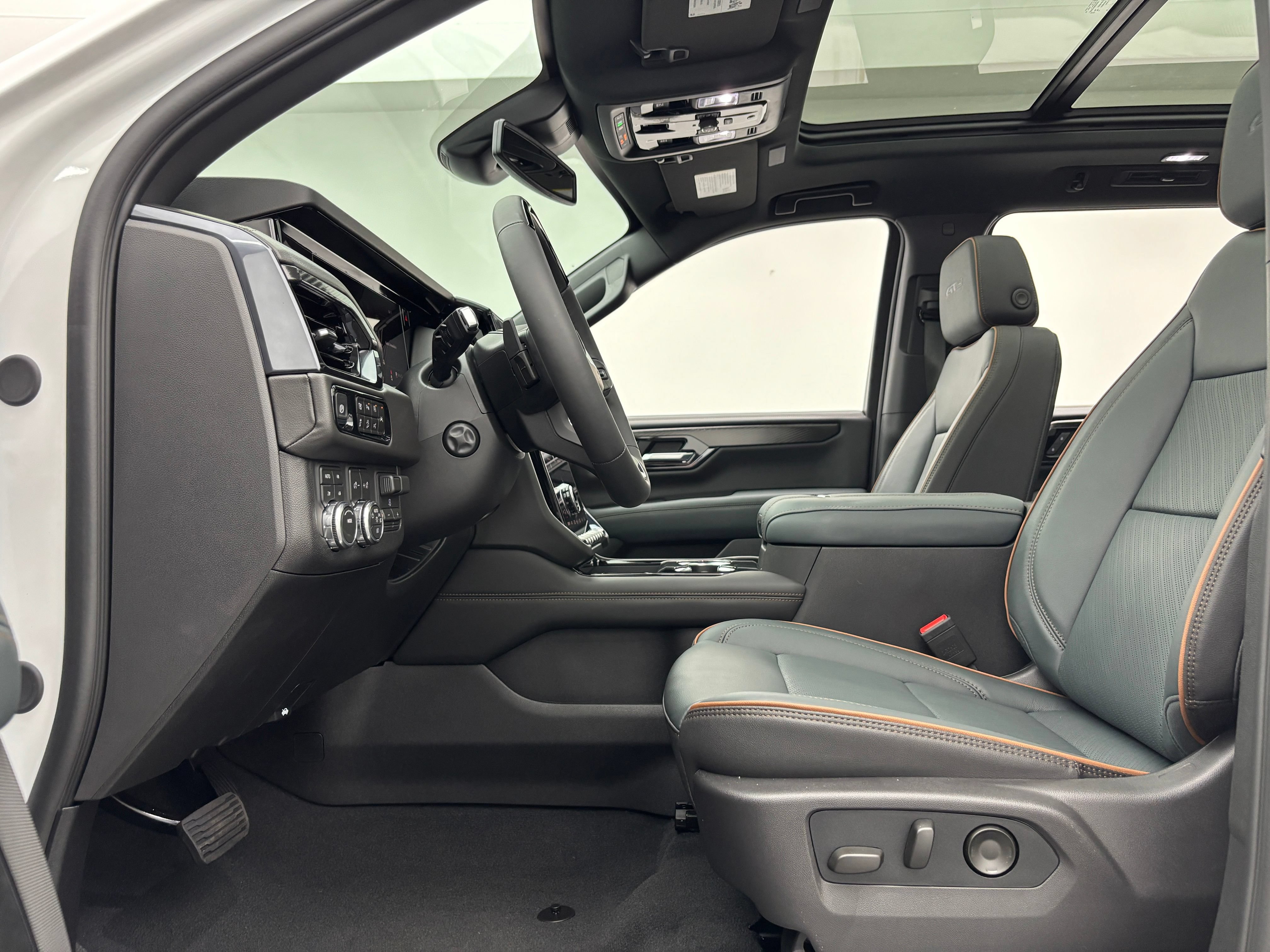 New 2026 GMC Yukon XL AT4 w/ AT4 Preferred Package AWD/4WD image 20