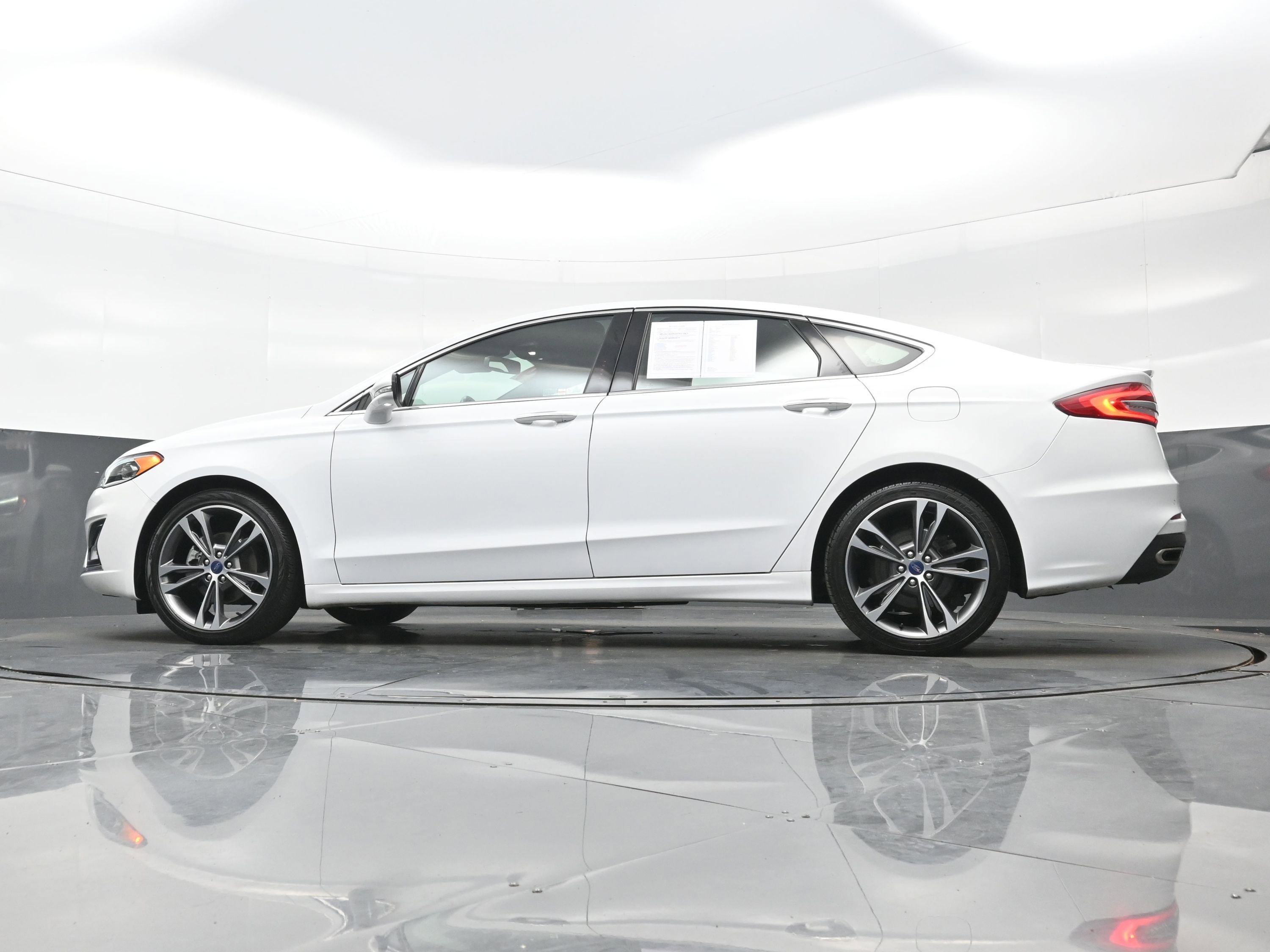 Used 2019 Ford Fusion Titanium AWD/4WD image 31