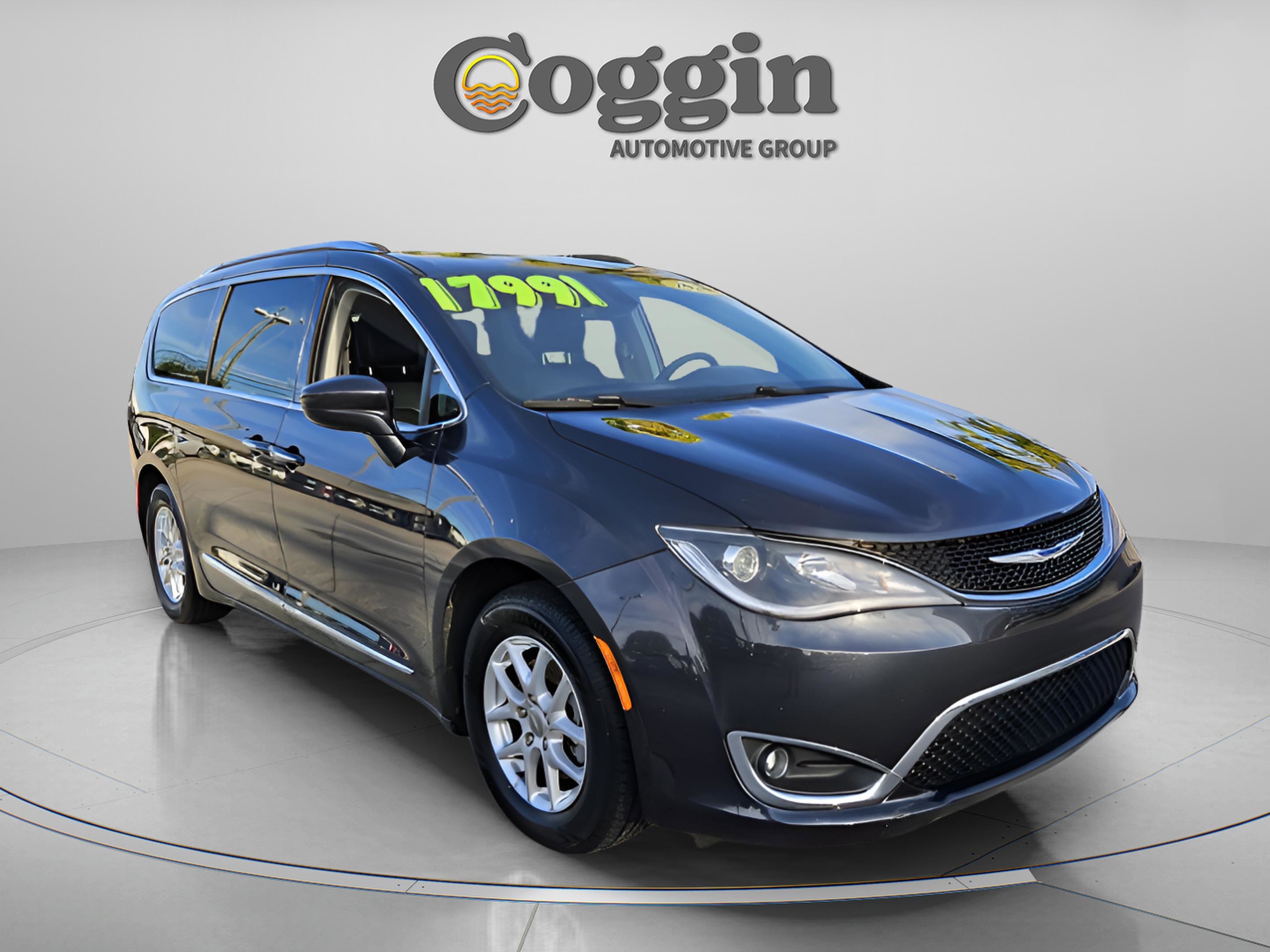 Used 2020 Chrysler Pacifica Touring-L image 6