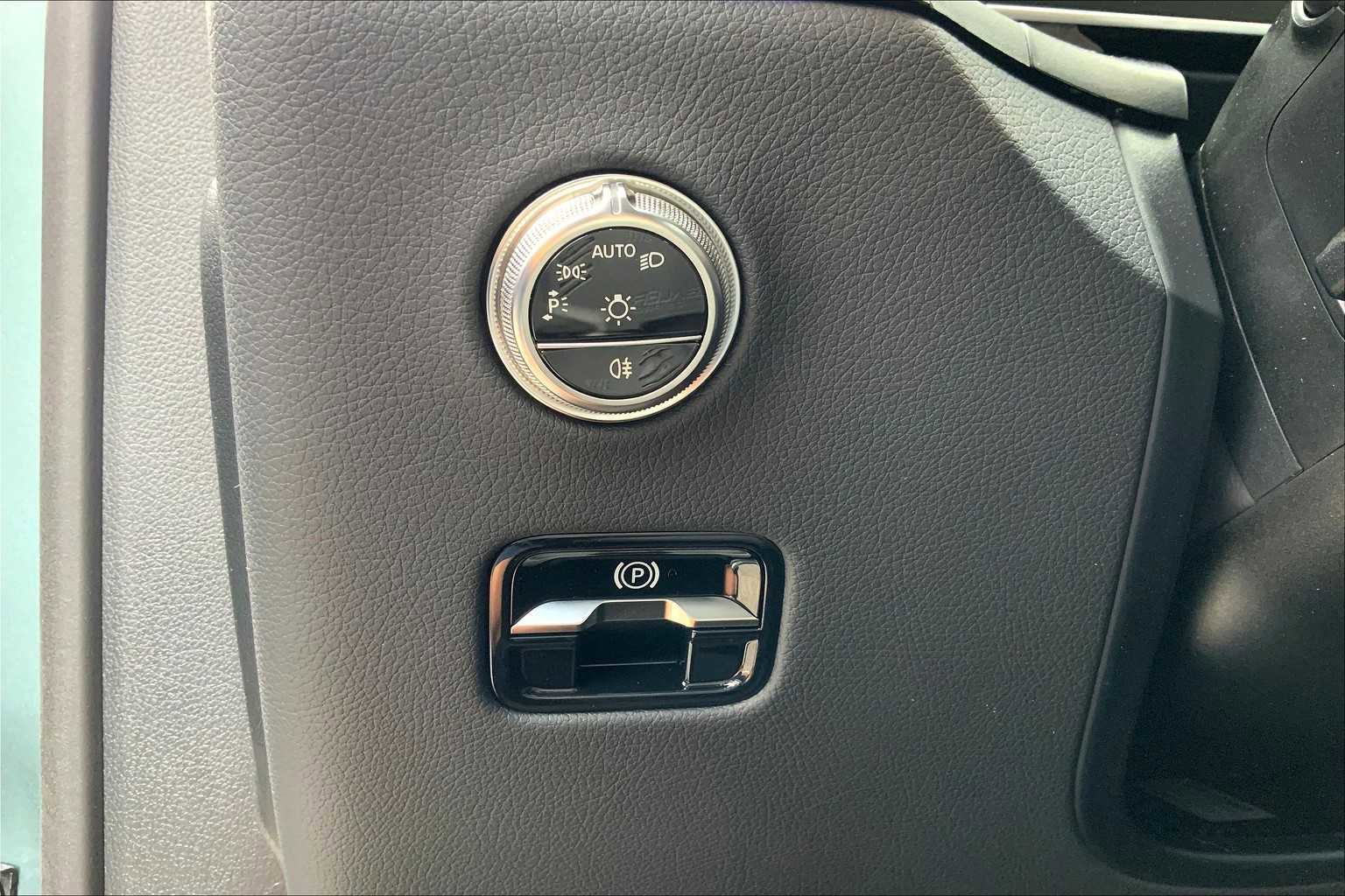 New 2025 Mercedes-Benz C 300 C 300 image 13