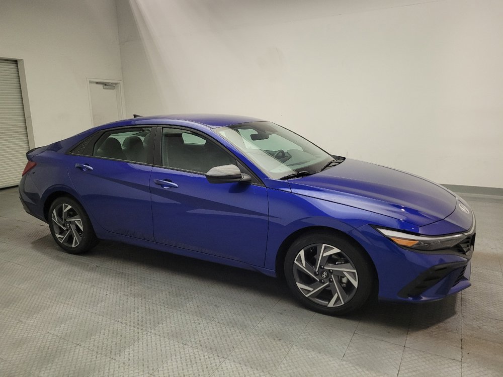 Used 2025 Hyundai Elantra Sport FWD image 11