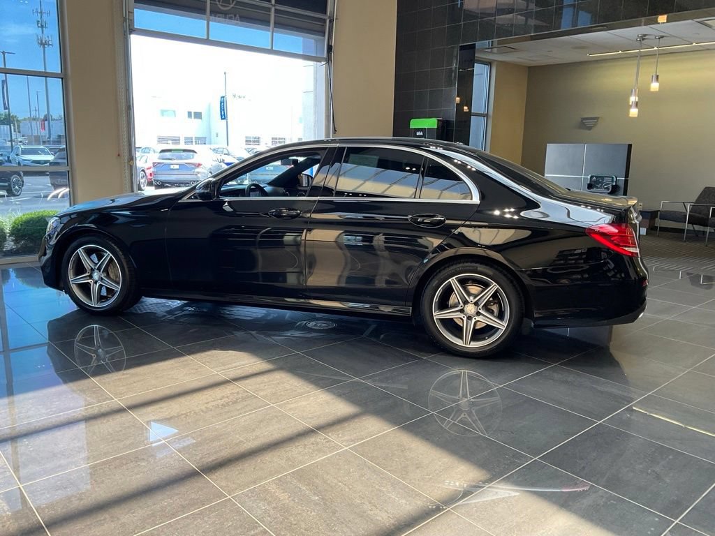 Used 2017 Mercedes-Benz E 300 4MATIC image 4