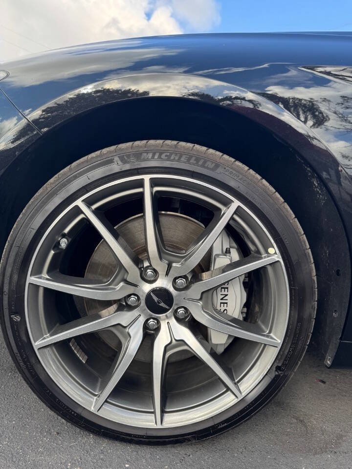 Used 2025 Genesis G70 2.5T image 33