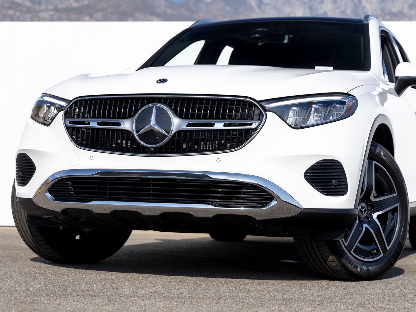 Certified 2026 Mercedes-Benz GLC 300 image 2