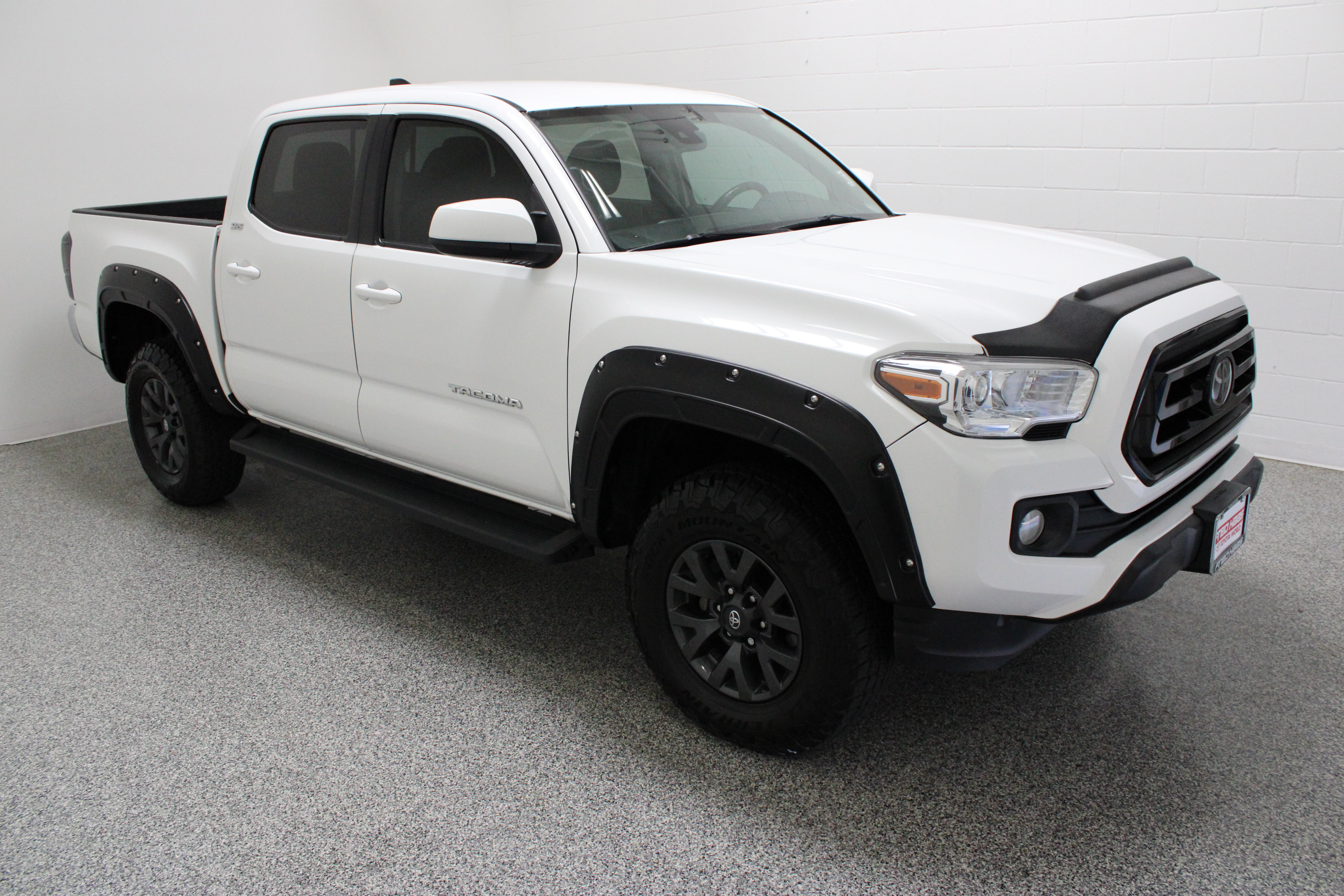 Used 2023 Toyota Tacoma SR5 RWD image 4