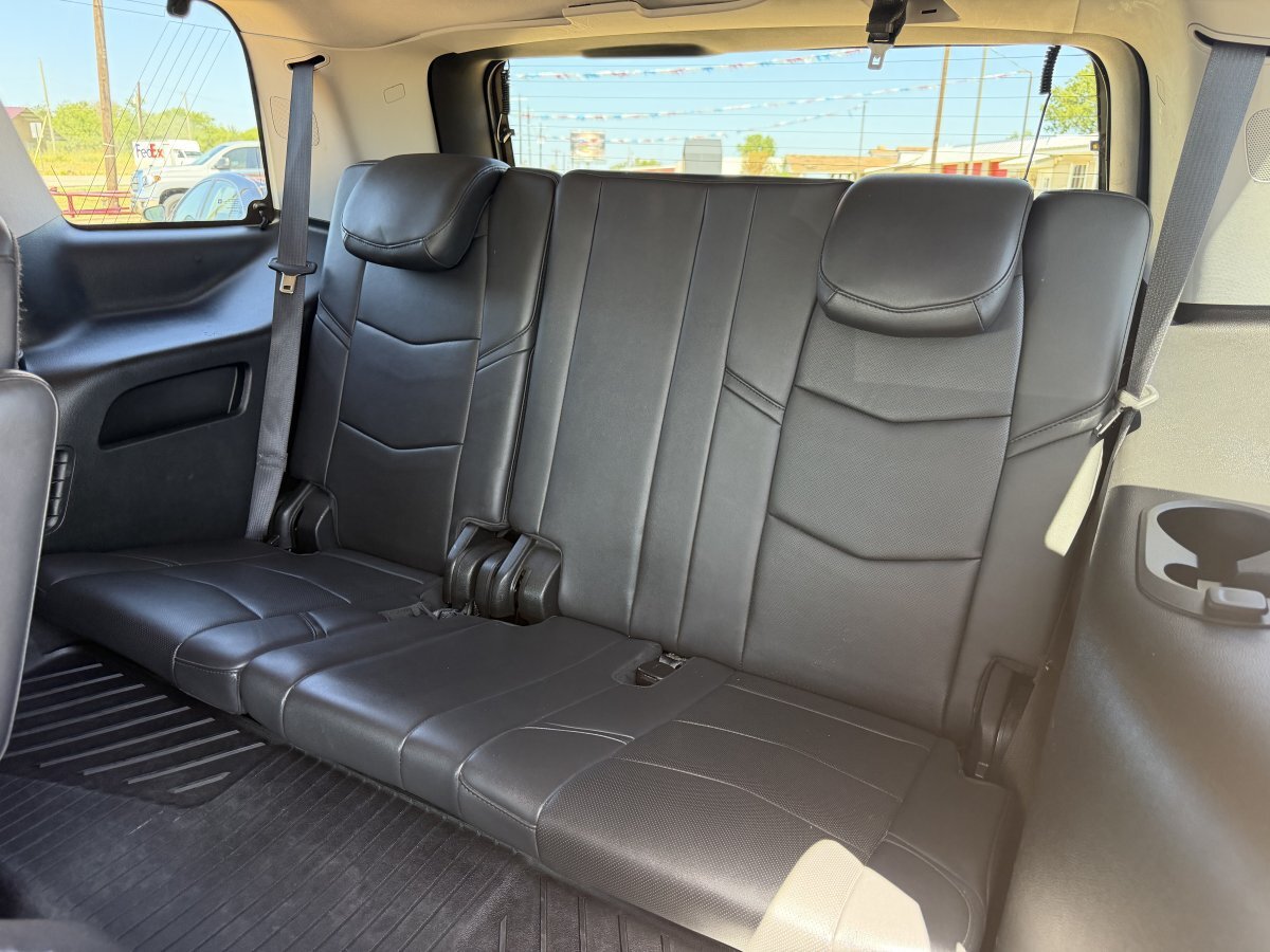 Used 2019 Cadillac Escalade Premium Luxury AWD/4WD image 22