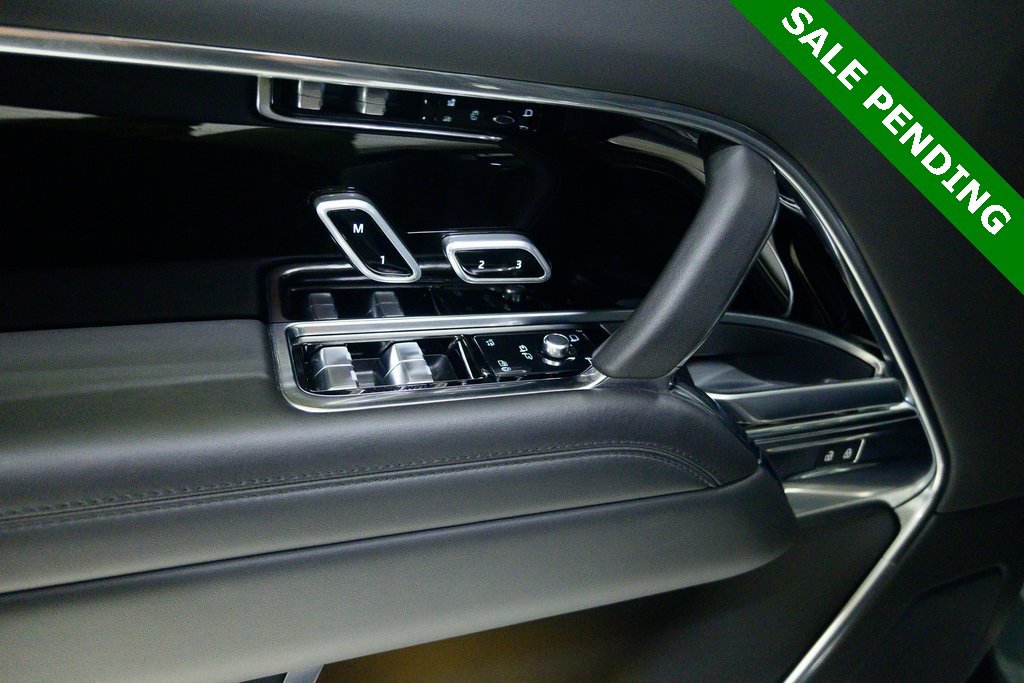 Used 2023 Land Rover Range Rover SE image 20