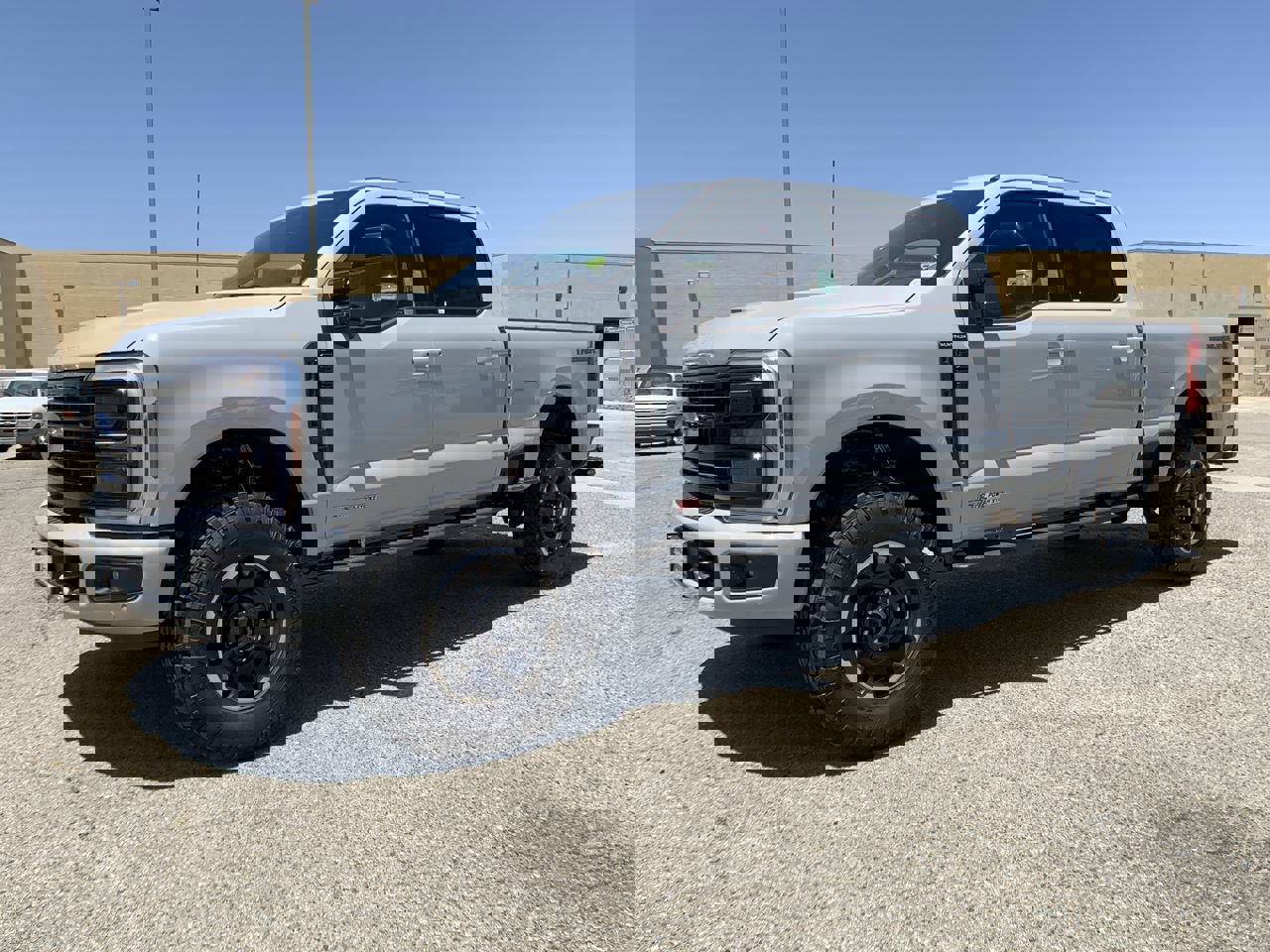 New 2025 Ford F350 Platinum w/ Tremor Off-Road Package