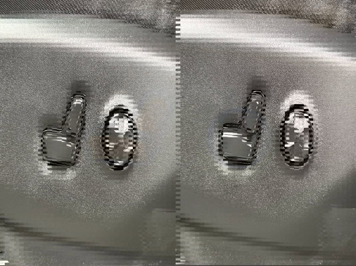 Used 2022 Chrysler Pacifica Touring-L image 25