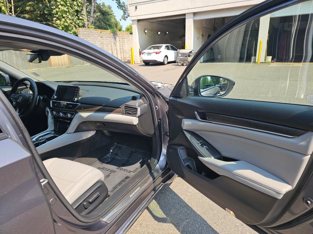 Certified 2018 Honda Accord Touring image 12