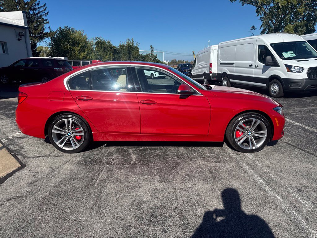 Used 2018 BMW 330i xDrive Sedan AWD/4WD image 2