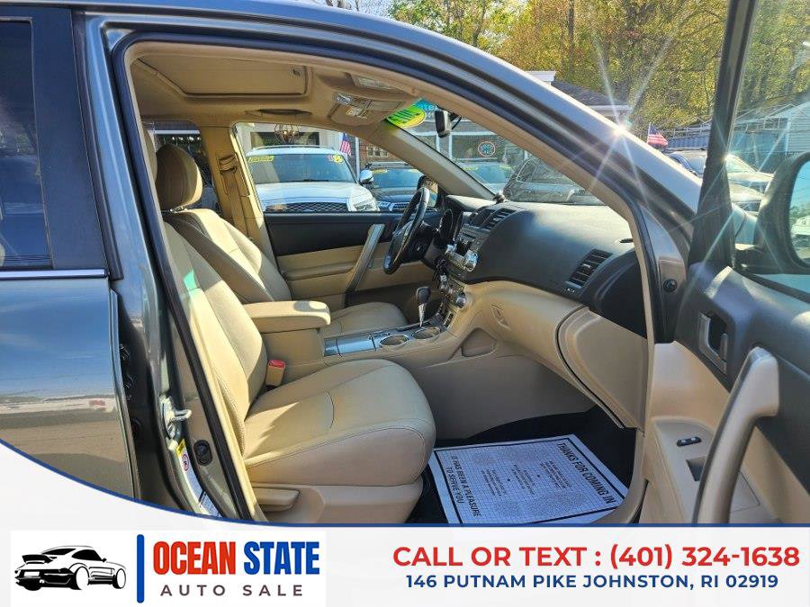 Used 2012 Toyota Highlander SE w/ Tow Pkg AWD/4WD image 13