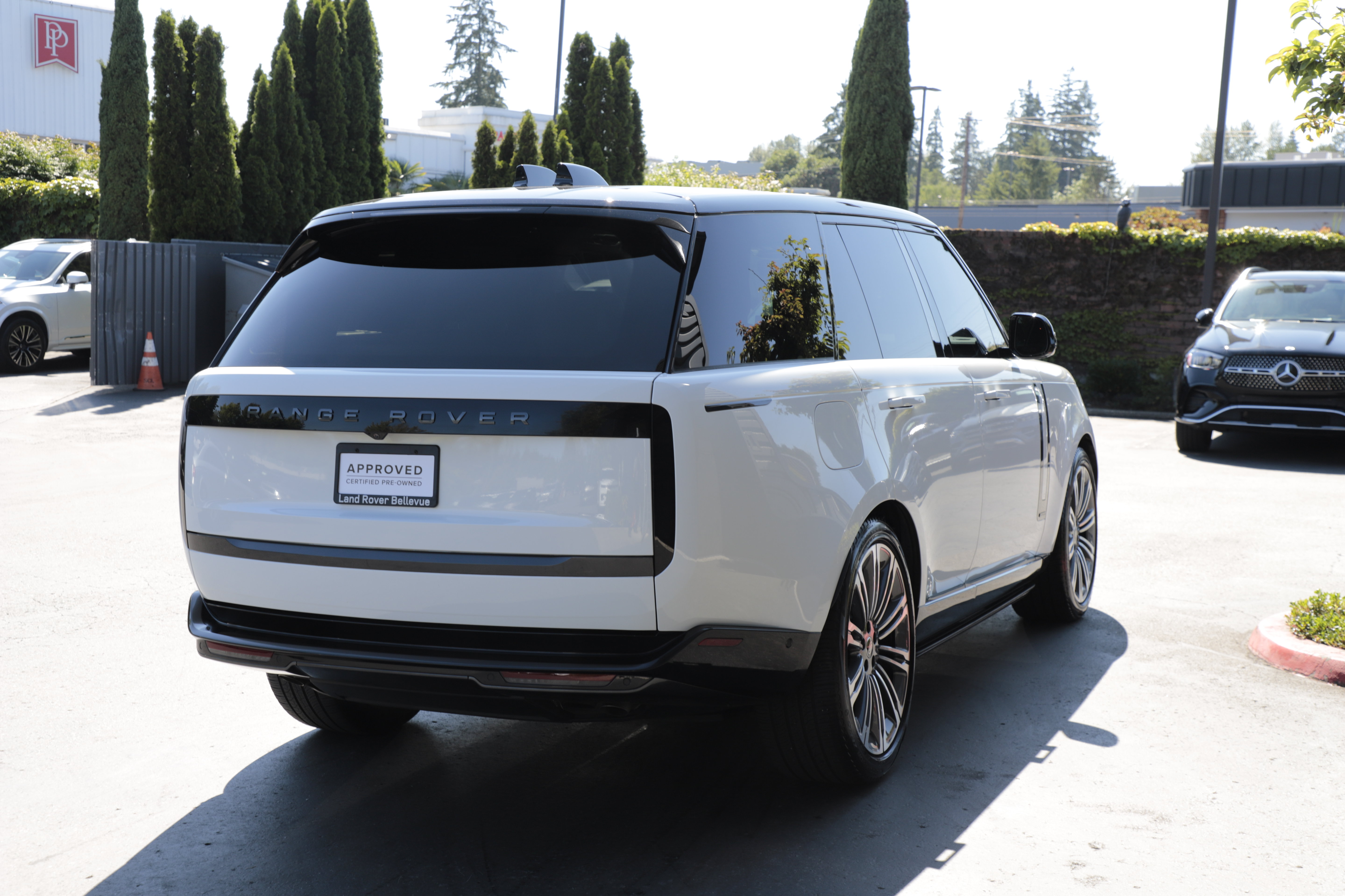 Certified 2024 Land Rover Range Rover Autobiography AWD/4WD image 10