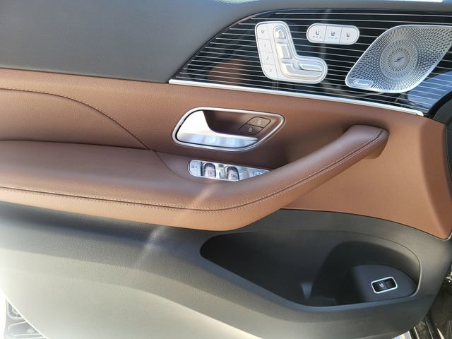 Used 2025 Mercedes-Benz GLS 450 4MATIC image 20