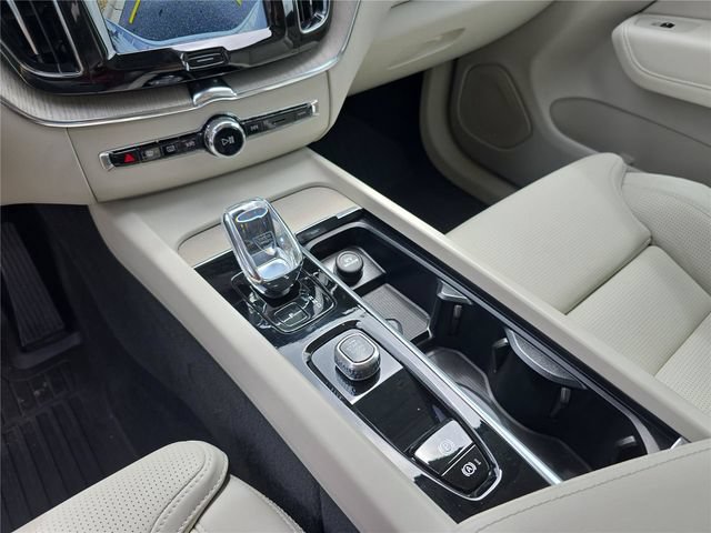 Used 2023 Volvo XC60 T8 Ultimate AWD/4WD image 29