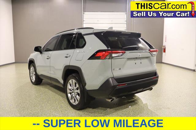 Used 2023 Toyota RAV4 XLE Premium image 5