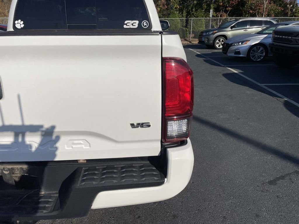 Used 2018 Toyota Tacoma TRD Sport image 17