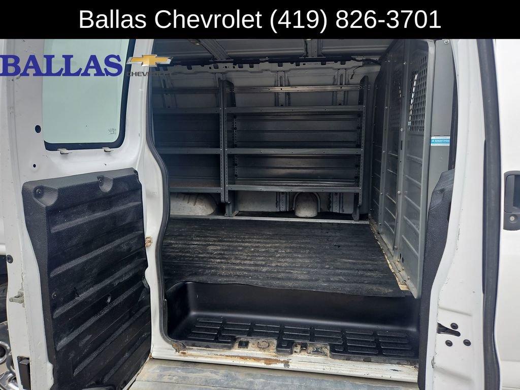 Used 2015 GMC Savana 2500 RWD image 25