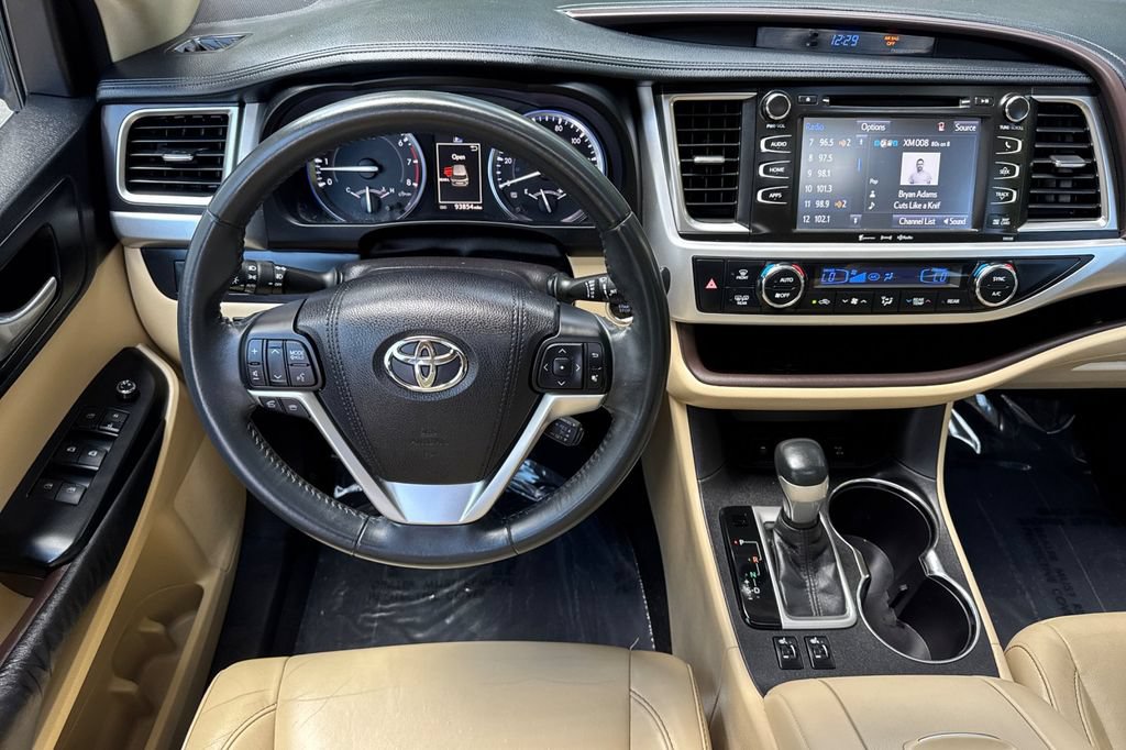 Certified 2016 Toyota Highlander XLE w/ Protection Package #3 AWD/4WD image 13